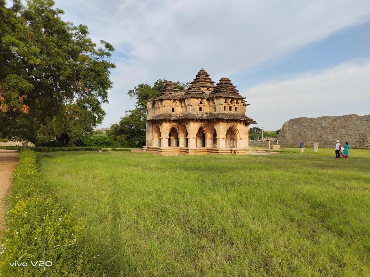 Srinivasa Homestay Hampi Buitenkant foto