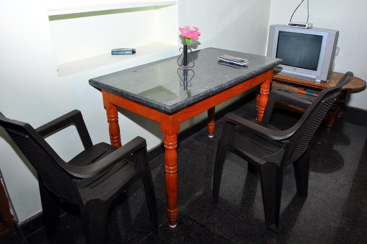 Srinivasa Homestay Hampi Buitenkant foto